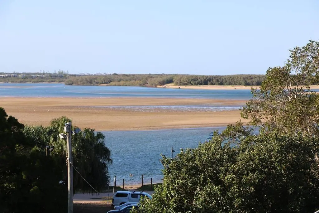 Family Friendly 3 Bedroom - River Views - Short Walk To The Beach Maroochydore